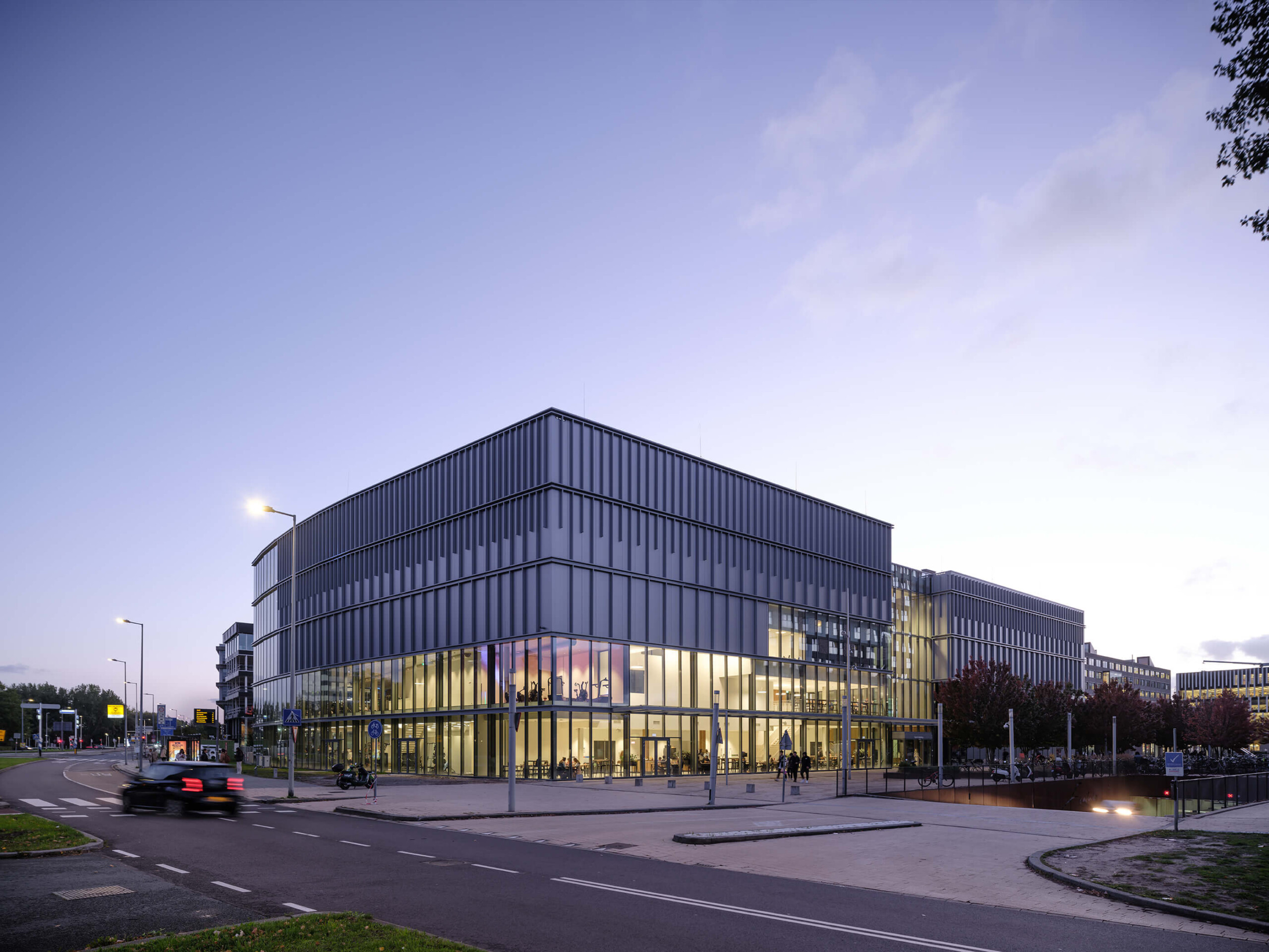 X Sports Building - Hoofdfoto