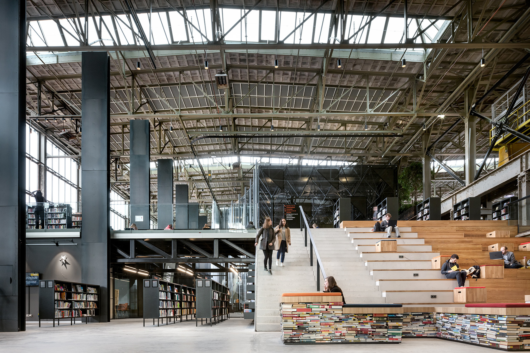 LocHal Tilburg - Civic Architects, Braaksma & Roos Architectenbureau, Inside Outside / Petra Blaisse